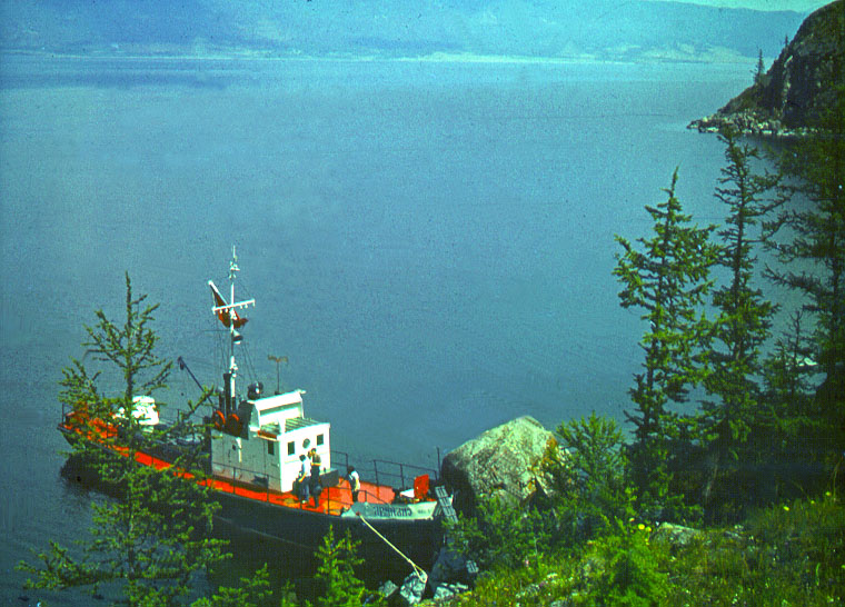 baikal1big.JPG (144297 bytes)